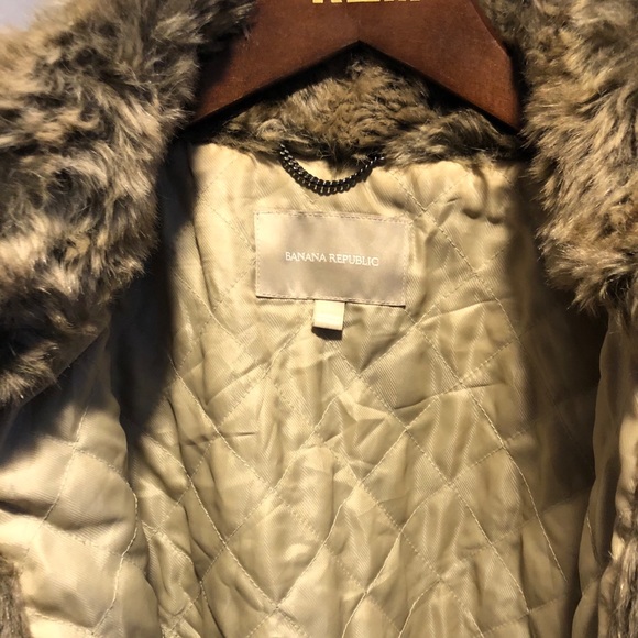 Banana Republic Fur Vest - size Small - Picture 3 of 4